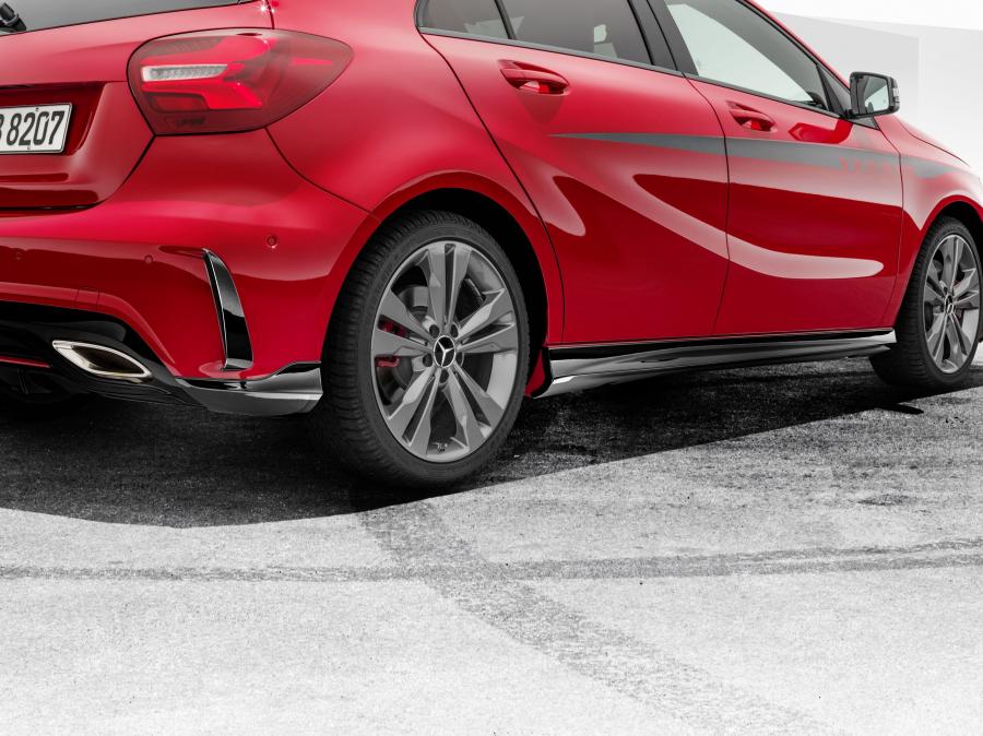  Mercedes-Benz A250 AMG Line 2016 года  (фото 5 из 6)